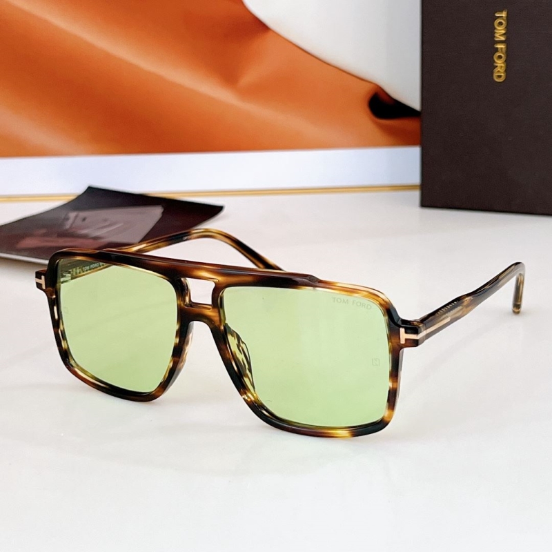 TOM FORD